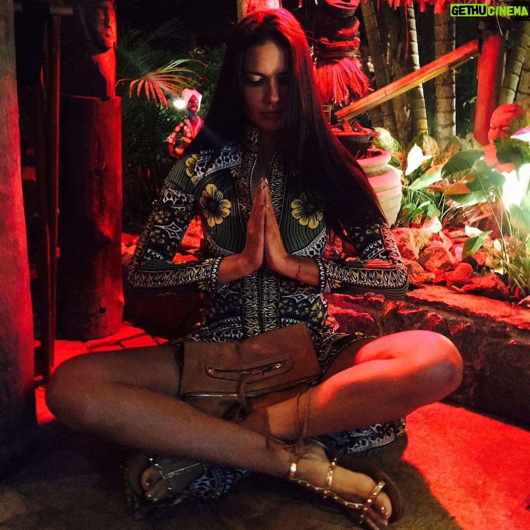 Adriana Lima Instagram - š¤GRATITUDE š¤