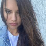 Adriana Lima Instagram - 💎 'Cause every night I lie in bed The brightest colors fill my head A million dreams are keeping me awake I think of what the world could be A vision of the one I see A million dreams is all it's gonna take A million dreams for the world we're gonna make - Million Dreams “The greatest show man”💎