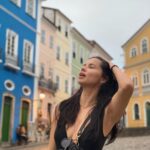 Adriana Lima Instagram – My hometown ✨Every girl from Bahia has
A saint that God gives
Every girl from Bahia has
Enchantments that God gives
Every girl from Bahia has
A certain way that God gives
Every girl from Bahia has
Defects also that God gives✨ – Gilberto Gil ✨ Centro Historico Pelourinho – Salvador – Ba