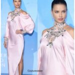 Adriana Lima Instagram - 💫Sempre foi meu sonho passar para o público e principalmente para meus fãs que eles possam me enxergar e sentir que alem da beleza física, existe uma alma sonhadora..... com muitos sonhos para serem realizados além dos valores apenas materiais 💫 e que esse sonho de alma eu possa ser uma fada madrinha para fazer despertar na alma dos meus fans os sonhos da alma deles também 💫 E aqui gostaria também de agradecer um casal que são meus queridos amigos que hoje me enxergaram de uma forma 💫Sempre foi meu sonho passar para o público e principalmente para meus fãs que eles possam enxergar alem da minha beleza física, alem da minha beleza física existe uma alma sonhadora com muitos sonhos para serem realizados 💫 My dream representando a beleza da minha alma na versão de uma princesa Indiana na qual me deixou plenamente feliz, ampliando a minha imagem em uma nova fase de conceituação da beleza feminina. A beleza inclusiva, corpo, mente e espírito. 💫 makeup @andrewdentonmakeup hair @marcosverissimohair ♥️