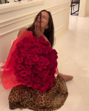Adriana Lima Instagram - ✨🌹Defenely the number 225 made me feel very special 🌹✨