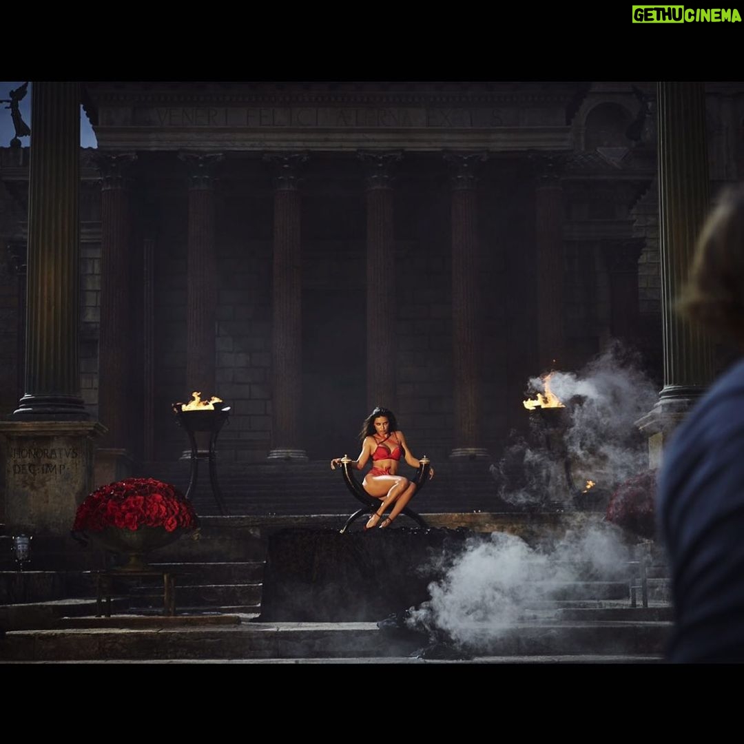 Adriana Lima Instagram - ✨SPECIAL #tbt shooting with @michaelbay✨