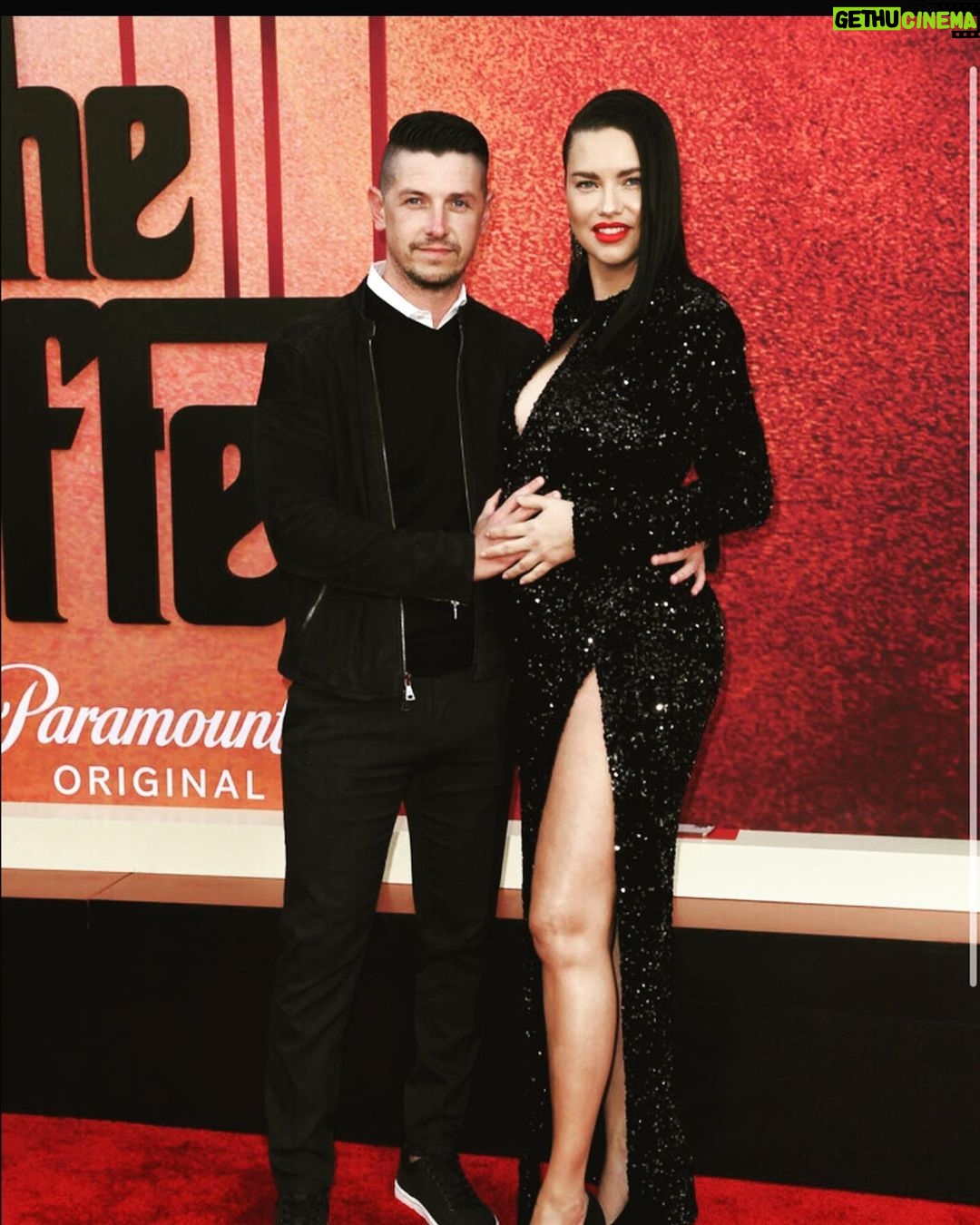 Adriana Lima Instagram - π₯ Yesterday at the premiere of @theoffer.movie with my 2 loves. π₯ #TheOffer @ParamountPlus Dress: @michaelcostello Shoes: @sarahflint_nyc @itb_worldwide Earring: @anabelachan @doraziopr Hair: @thedustinbaker Make Up: @kristinhilton