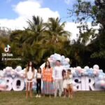 Adriana Lima Instagram - And the reveal is in… Thank you @genderrevealmiami for putting together a wonderful last minute gender reveal and for @alebomeny and @lucas.bomeny for capturing the moment! Thank you @patycantoni for making us look pretty! #babygenderreveal