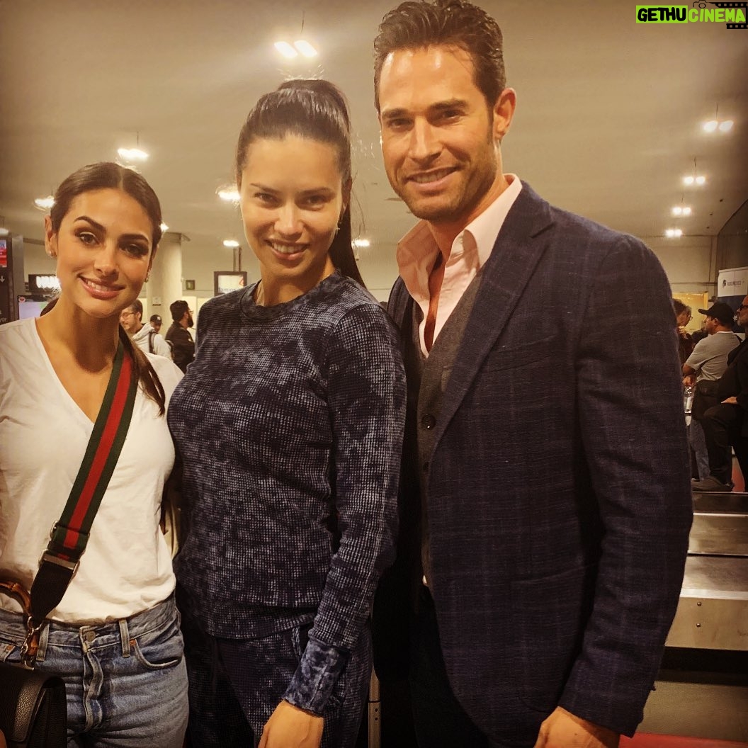 Adriana Lima Instagram - ✨Mexico i have landed.... and already making friends @sebastianrulli ✨ @rennotni ✨