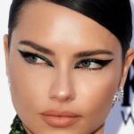 Adriana Lima Instagram - 💖Yesterday at the daily awards makeup @patrickta @hair @andrewfitzsimons style @erinwalshnyc photo credit @gettyimages 💖