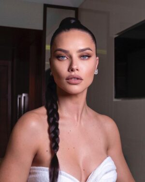 Adriana Lima Instagram - ✨ #TEAMLIMA GLAM for @missuniverse preliminares @sagidahary @naorappel ✨