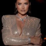 Adriana Lima Instagram - ✨ Shine bright like a @bulgari ! A Bulgari me convidou para a celebração dos 75 anos do seu ícone máximo, Serpenti. E eu fico muito feliz do Brasil ter um papel tão especial para uma das casas de joalheria mais importantes do mundo. Foi uma noite incrível, obrigada pelo convite Bulgari! @bulgari​ #Serpenti75 #BulgariJewelry​ #Publicidade Fotos: @lecanovo @joaokopv @ricardooaugusto. @gabrielmassan São Paulo, Brazil