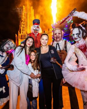 Adriana Lima Instagram - 🧟‍♀️Thank you @unistudios for hosting my family in our first time ever on @horrornights #UniversalHNN🧟‍♀️