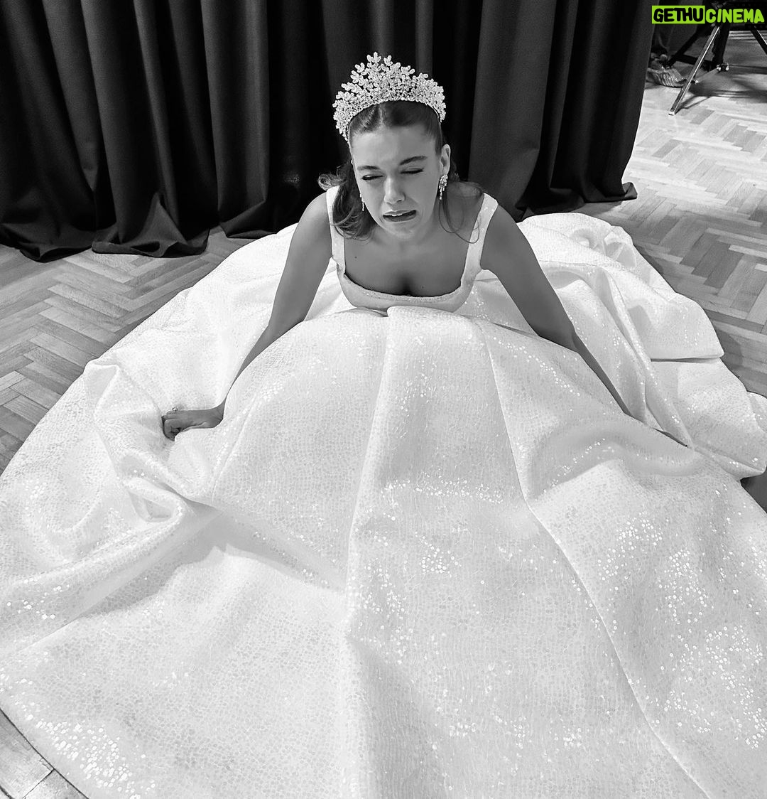 Afra saraçoğlu hamile