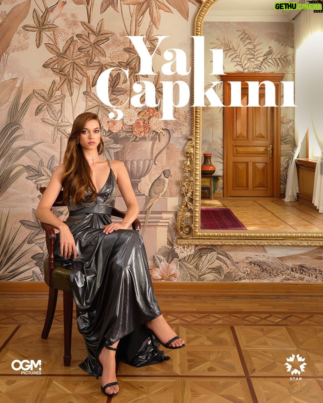 Afra Saraçoğlu Instagram - Seyran @yalicapkiniresmi şimdi @startv ‘de ! ❤️ @ogm.pictures