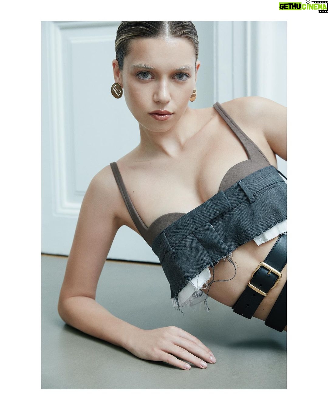 Afra Saraçoğlu Instagram - @magnetquarterly 🤍