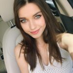 Afra Saraçoğlu Instagram - Hellö 🍒