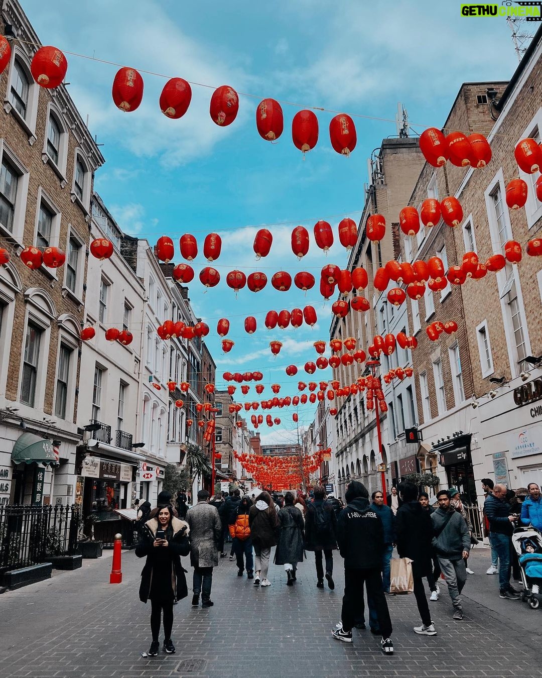 Afra Saraçoğlu Instagram - I miss being there already ❤️ London, Unιted Kingdom