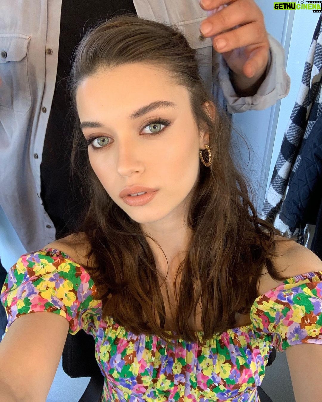 Afra Saraçoğlu Instagram - ✂️: Akıncımcım 🤍 @akinunalofficial 💄: @alevkaya #kotonbackstage