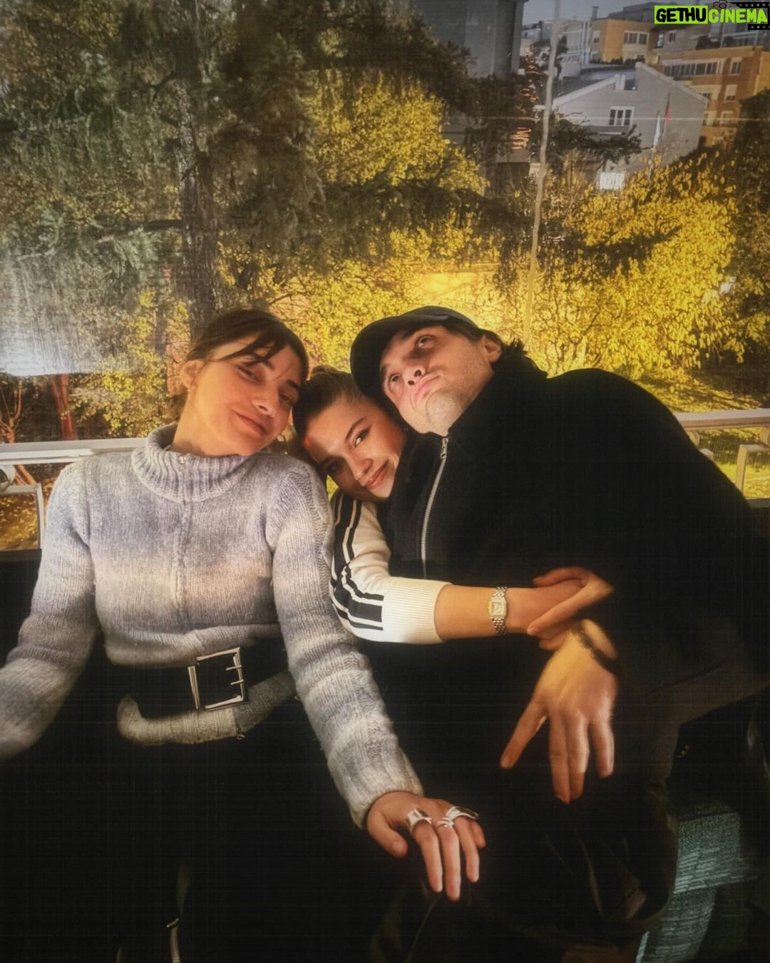 Afra Saraçoğlu Instagram - binbir Afito türlüsü