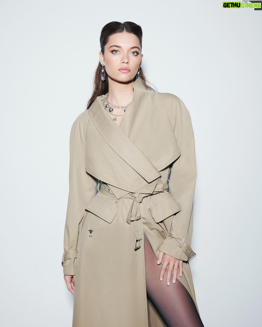 Afra Saraçoğlu Instagram - @harpersbazaarturkiye