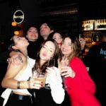 Afra Saraçoğlu Instagram - 26 dump 🎉 dogum günümü kutlayan o gün yanımda olan- olamayan mutlulugumu ve heyecanımı benımle paylasanlara cok tesekkur ederim. İyi ki varsınız hepimiz iyi ki doğduk!! 🫶🏼 I would like to thank very much those who shared my happiness and excitement with me on that day celebrating my birthday, who were with me, who could not be. I am glad that you exist, we were all born happy!! 🫶🏻
