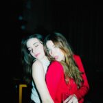 Afra Saraçoğlu Instagram - 26 dump 🎉 dogum günümü kutlayan o gün yanımda olan- olamayan mutlulugumu ve heyecanımı benımle paylasanlara cok tesekkur ederim. İyi ki varsınız hepimiz iyi ki doğduk!! 🫶🏼 I would like to thank very much those who shared my happiness and excitement with me on that day celebrating my birthday, who were with me, who could not be. I am glad that you exist, we were all born happy!! 🫶🏻