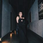 Agnez Mo Instagram – Black hair or blonde??
Have you ever been in a loop of dandruff and hair fall?
Aku baru aja cobain varian baru dari CLEAR Anti Ketombe dan Rambut Rontok, yang ternyata jadi jawaban permasalahan kulit kepalaku yang kompleks ini! CLEAR terbaru ini infused with 10x Super Vitamin yang
merupakan Niacinamide, bantu menutrisi scalp barrier untuk sikat habis ketombe basah dan kering. Ditambah lagi ada kandungan Ginsengnya yang bikin rambut aku 10x lebih kuat lawan rontok. No more worries to conquer the day!
Kalo kamu suka varian CLEAR yang mana?
#CLEARinAja #CLEARDandruffExpert with @clearindonesia #AGNEZMO