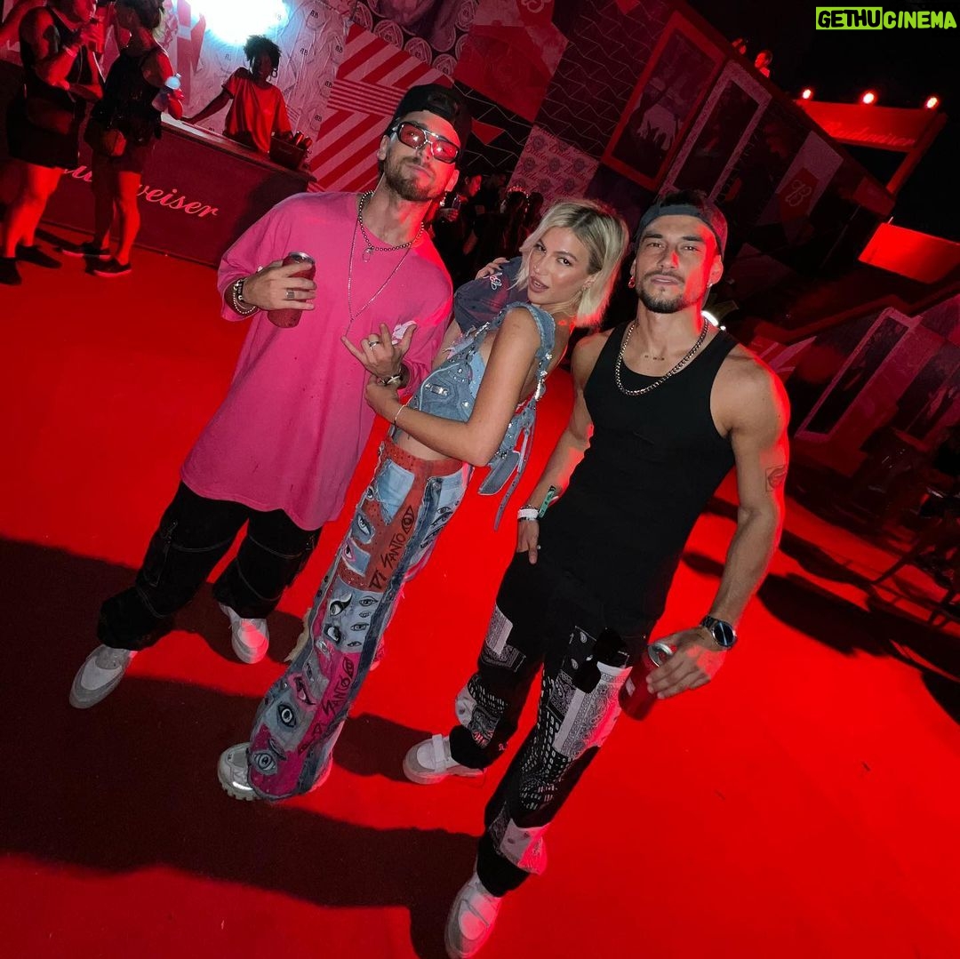 Agustín Bernasconi Instagram - Que lindo finde pasamos #LOLLAPALOOZA2023 @budweiser_ar #BudXLollaAr 🔥🔥🔥