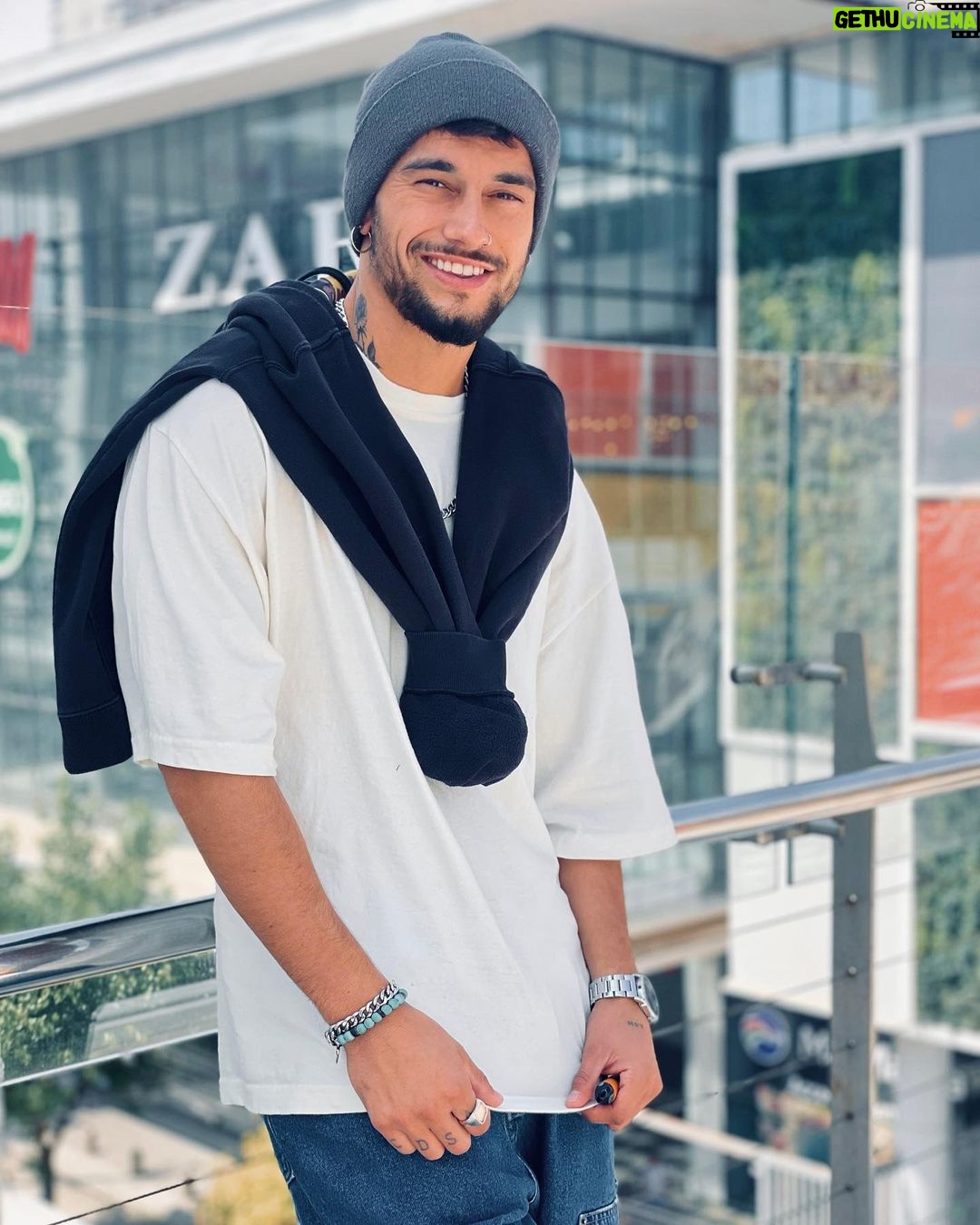 Agustín Bernasconi Instagram - Chilee 🇨🇱🖤