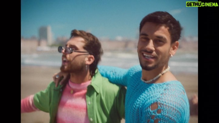 Agustín Bernasconi Instagram - Ya está disponible “ BIKINI “ 🔥🔥🔥🔥 Espero que disfruten de esta canción pal veranito 🥵🥵⛱⛱ @mya_musica ( LINK EN LA BIO )