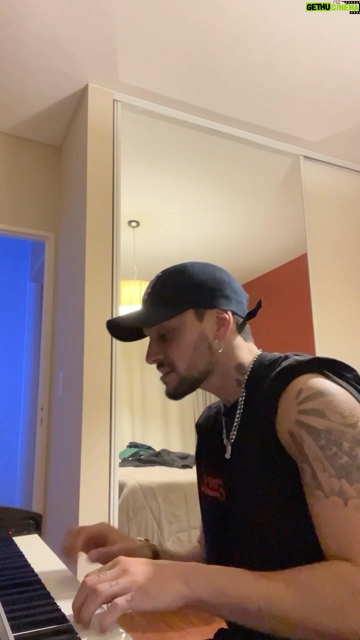 Agustín Bernasconi Instagram - Los quiero , nos vemos en unos días ❤️