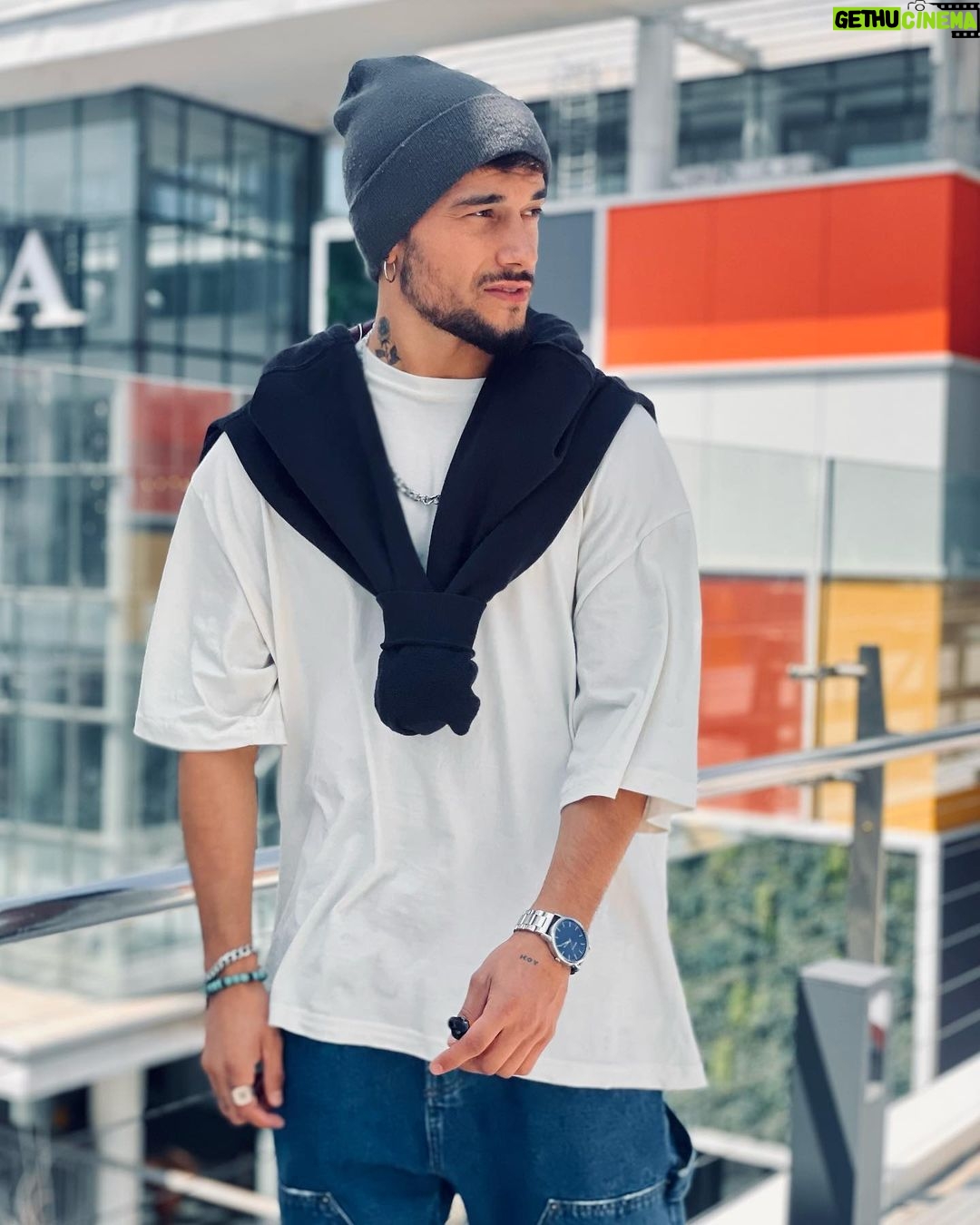 Agustín Bernasconi Instagram - Chilee 🇨🇱🖤