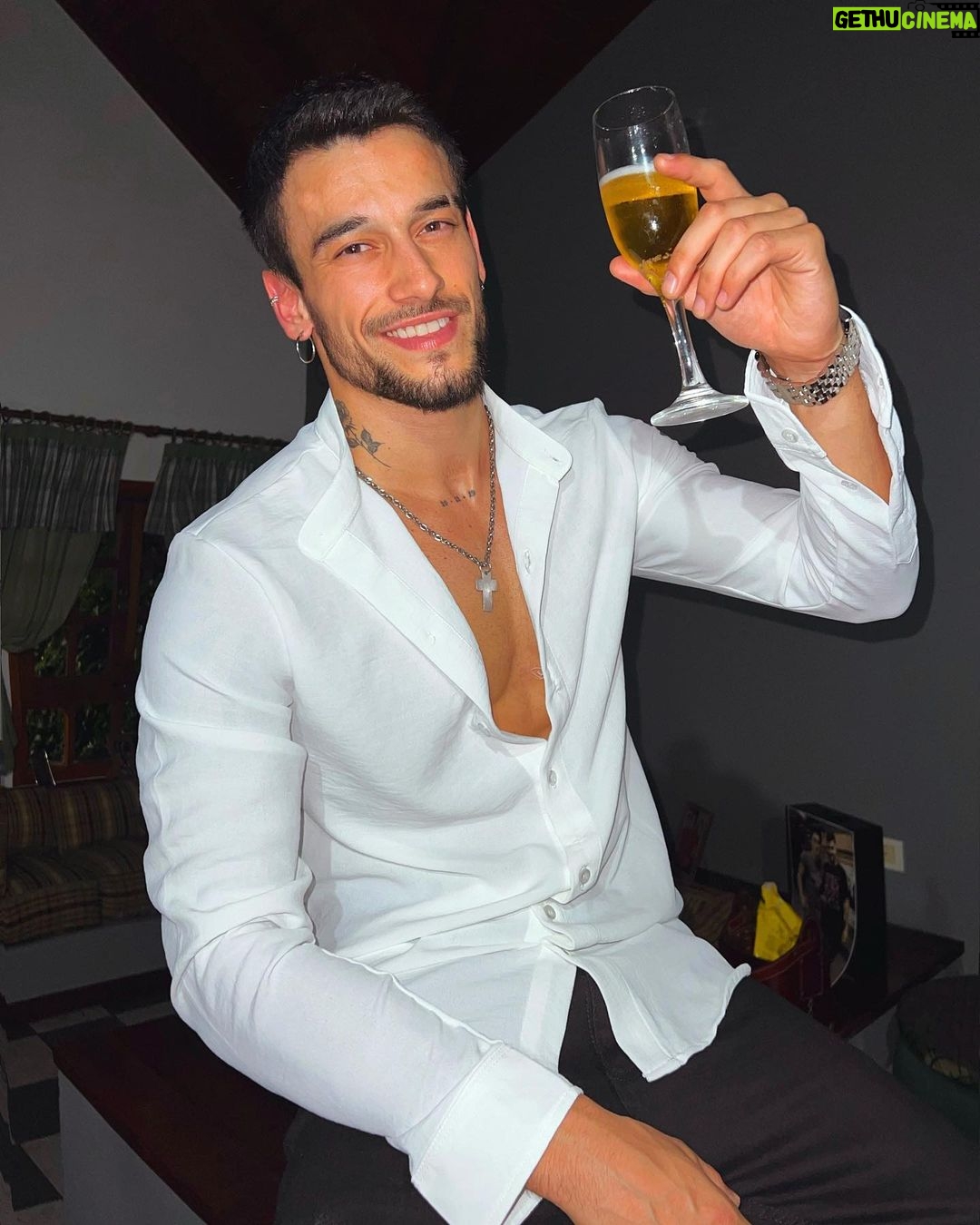 Agustín Bernasconi Instagram - 2024 🥂✨