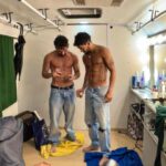 Agustín Bernasconi Instagram - Acá chequeando si subimos el challenge o no 🤣 @mya_musica @maxiespindola #MALDEAMORCHALLENGE