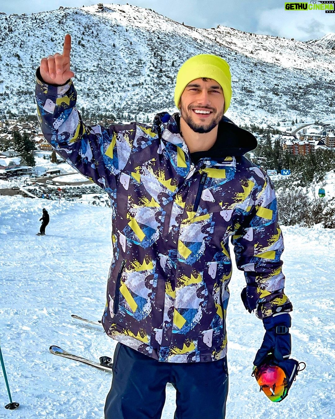 Agustín Bernasconi Instagram - S O R T E O Gánate 2 noches en habitación con vista al lago para 2 personas en el @hotelsoldelnahuel.bariloche acceso al Spa y Health Club y Desayuno 🥳 Para participar del sorteo: - Poner like en esta publicación - Seguir a @embarcate.travel, a @hotelsoldelnahuel.bariloche y a @may_ariadna - Comenta etiquetando a un amigo/a - Se sortea el 17/7/22 Mientras más comentes más chances tenes! Sol del Nahuel