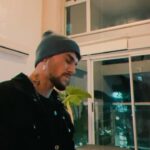 Agustín Bernasconi Instagram - Les dejo un pedacito de esta canción que siempre va a ser de mis preferidas 🙏🏽🖤