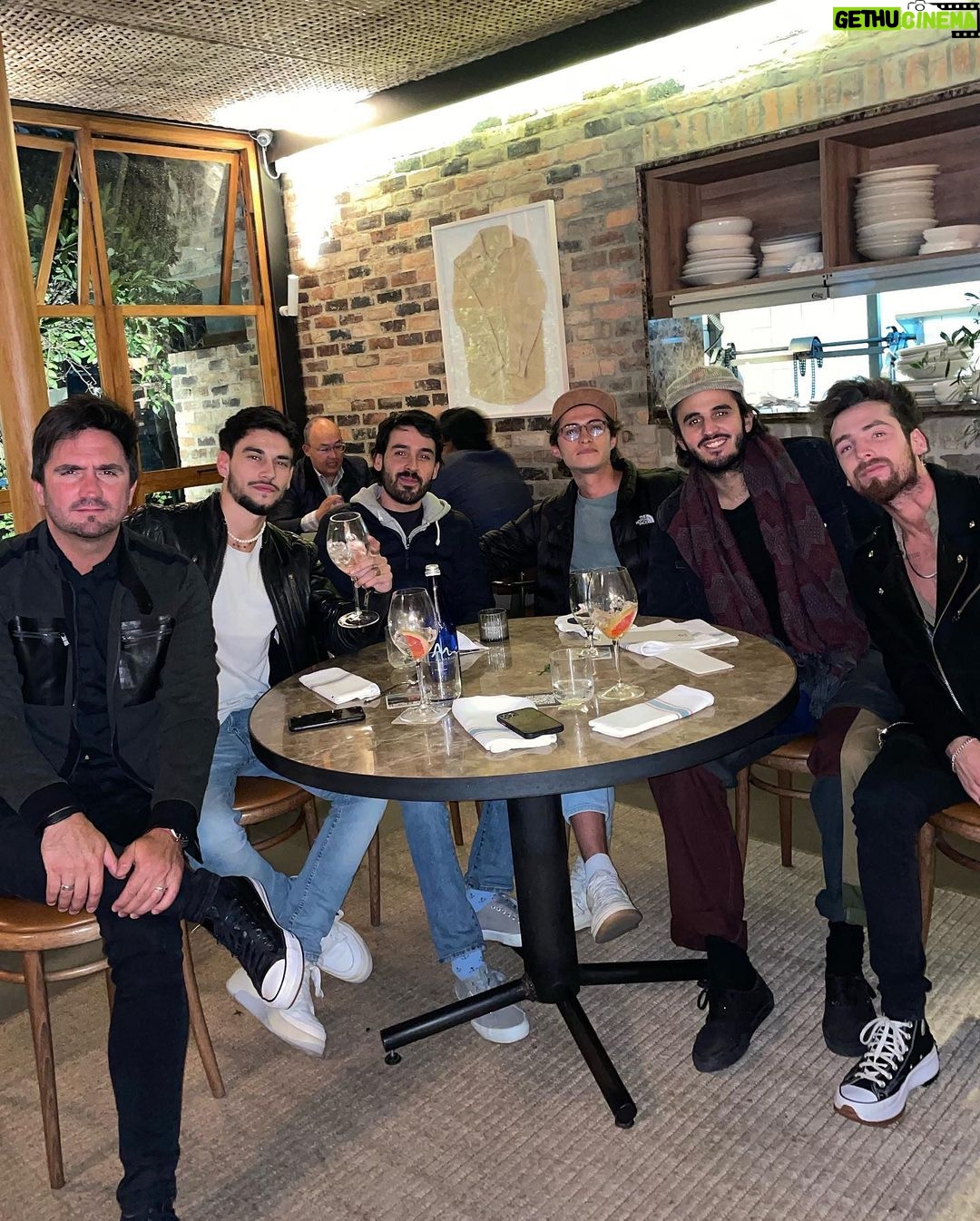 Agustín Bernasconi Instagram - Feliz y agradecido por estos días en colombia, con nuestros amigos talentosos y excelentes personas!! Vamos @mya_musica con todo este 2022 🙏🏽🙏🏽💪🏽💪🏽 Bogotá, Colombia