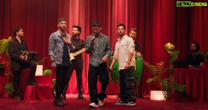 Agustín Bernasconi Instagram - Ya tamos afueraaa MYA LIVE P2 @lakongaoficial @mya_musica @tamagninipablo 🔥🔥🔥 para mi cordoba querida ❤️❤️