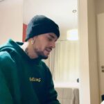 Agustín Bernasconi Instagram - Les regalo un pedacito de esta canción que marco mi infancia completa. Oración del remanso , Jorge Fandermole. 🙏🏽🖤