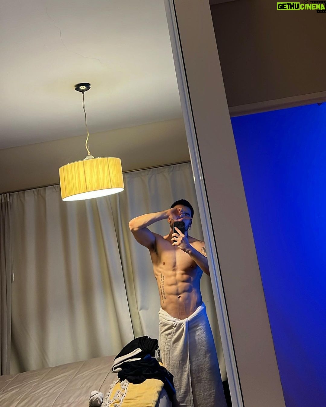 Agustín Bernasconi Instagram - Bueno algo había q subir 🤷🏽♂️🩶