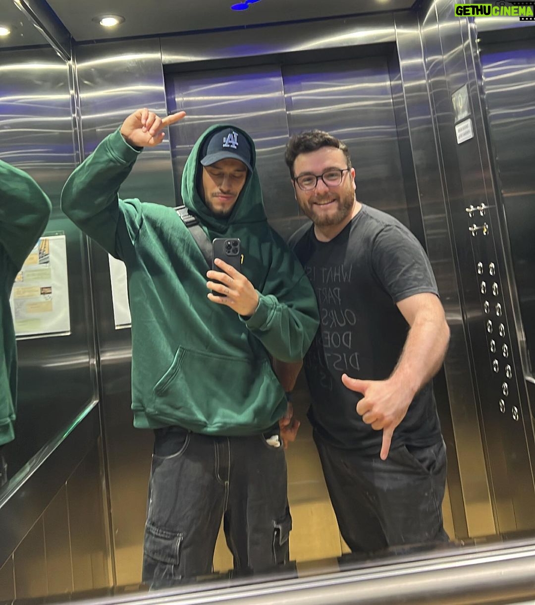 Agustín Bernasconi Instagram - De giritaa 🙏🏽🩶