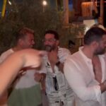 Ahmad Helmy Instagram - كانت احلي صحبه واحلي سهره واحلي حركه مع الهضبه ملك ابو الحركات كلها 😎 @_gammamusic