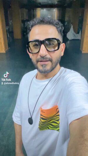 Ahmed Helmy Instagram - فين الحركه ؟
#واحد_تاني
#احمد_حلمي
@synergyfilmsegy