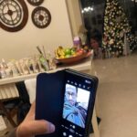 Ahmad Helmy Instagram - ناقص يعملوا دفايه في الموبايل وتبقي كده اتعشت ‏#GalaxyZFold3 #UnfoldYourWorld #teamfoldeg