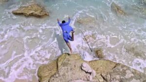 Ahmed Helmy Instagram - ودوني البحر
