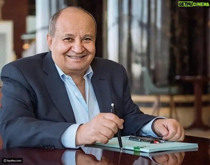 Ahmad Helmy Instagram - فقدنا انسان غالي جدا علي قلوبنا وفقد الفن الفن المصري كاتباً لن يتكرر .. الاستاذ وحيد حامد في ذمة الله .. ادعو له بالرحمة والمغفره .. الله يرحمك يا استاذ وحيد