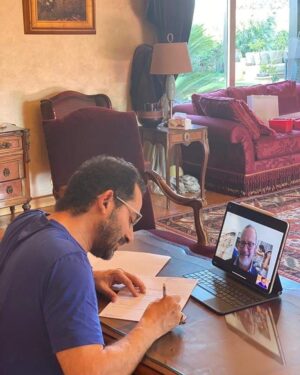 Ahmed Helmy Instagram - سعيد جداً باختياري كسفير ليونيسف لمنطقة الشرق الأوسط وشمال إفريقيا
@unicef_mena

على مدار الخمس سنين اللي فاتو اشتغلت مع يونيسف مصر @unicef.egypt
على ملفات مهمة لتنمية الطفولة المبكرة، والتربية الإيجابية، والتصدي للتنمر. والفترة الجاية حنركز على القضايا الإقليمية اللي بتمس كل أطفالنا.  وبإذن الله نقدر مع بعض نساعدهم وخصوصاً  اللي عايشيين في مناطق النزاعات على إنهم يكبروا بدون خوف ولاحرمان من التعليم.