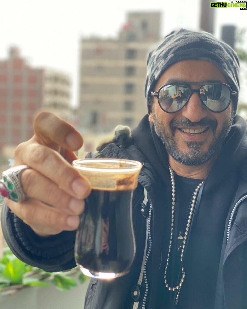 Ahmad Helmy Instagram - صباح الفل .. اتفضلو القهوه ☕