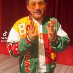 Ahmad Helmy Instagram - احنا في اللحظات اللي قبل فتح الستاره ... وانتوا بعد اول ليلة عرض .. وفي النهاية .. احنا وانتوا واحد 🙏❤️ Video by @saherwaheed22