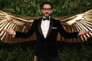 Ahmed Helmy Instagram - تكريم فخم .. استقبال ضخم .. شكرا للجمهور السعودي الحبيب وشكرا لهيئة الترفيه وجزيل الشكر والتقدير لمعالي المستشار ترك ال الشيخ علي هذا التكريم المميز  #joyawards @joyawardss  @turkialalshik ------------------------------------------------------------thank you my team --------------------Styled by: @maigalal 
Outfit: @orangesquarecairo 
Thank u @hatemhhafez