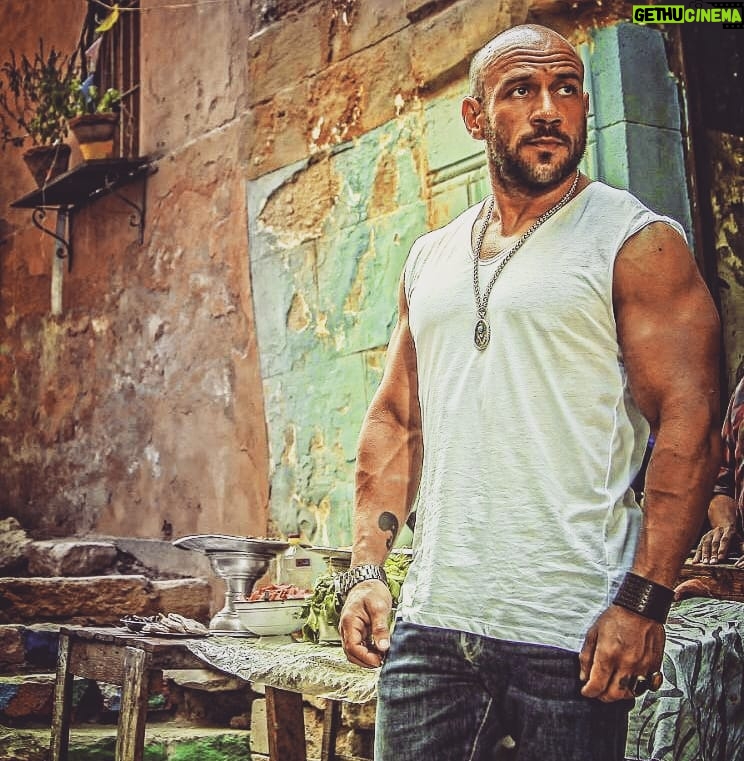 Ahmed Mekky - 192.6K Likes - #AhmedMekky #elkebeer #rap #hiphop #egypt #morning #fitness #neighborhood