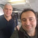 Ahmet Kürşat Öçalan Instagram – Giden bir koç değil. Giden, bana şu yaşıma kadar Fenerbahçe’nin ne demek oldugunu en iyi şekilde gösteren, Fenerbahçe ruhuna sahada vücut veren ve bunu her sahaya çıkışında istisnasız bir şekilde mütemadiyen yapan, Avrupa’nın görmüş olduğu en büyük KOÇ,  en büyük LİDER. Giden, Fenerbahçe’ye hizmet edenler arasında işini en layıkıyla yapan, Fenerbahçenin kimyasını, kaderini değiştiren bir komutan. Senin sayende Belgrad sokaklarında, Berlin caddelerinde, kuzey İspanyada Fenerbahçe diye, Türkiye diye bağırdık. Senin sayende hep tvden gıpta ederek izlediğimiz ana, “we are the champions” şarkısı eşliğinde  Avrupa’nın en büyük kupasını kaldırdığımıza  şahitlik ettik. Sen bizi çok mutlu ettin. Sana çok teşekkür ederim Koç. Seni bizde çalışmaya ikna etmek bir önceki yönetimin en doğru üç hareketinden biriyse, senin gitmene mani olamamak da bu yönetimin yapmış ve yapacağı tüm hatalar arasında ilk sırada olacak. Tekrar karşılaşalım Koç. Tekrar bizimle ol. Biz seni çok seviyoruz #obradovic  @alexander.raskovic  @fbbasketbol @fenerbahce #obra