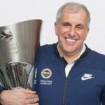 Ahmet Kürşat Öçalan Instagram – Giden bir koç değil. Giden, bana şu yaşıma kadar Fenerbahçe’nin ne demek oldugunu en iyi şekilde gösteren, Fenerbahçe ruhuna sahada vücut veren ve bunu her sahaya çıkışında istisnasız bir şekilde mütemadiyen yapan, Avrupa’nın görmüş olduğu en büyük KOÇ,  en büyük LİDER. Giden, Fenerbahçe’ye hizmet edenler arasında işini en layıkıyla yapan, Fenerbahçenin kimyasını, kaderini değiştiren bir komutan. Senin sayende Belgrad sokaklarında, Berlin caddelerinde, kuzey İspanyada Fenerbahçe diye, Türkiye diye bağırdık. Senin sayende hep tvden gıpta ederek izlediğimiz ana, “we are the champions” şarkısı eşliğinde  Avrupa’nın en büyük kupasını kaldırdığımıza  şahitlik ettik. Sen bizi çok mutlu ettin. Sana çok teşekkür ederim Koç. Seni bizde çalışmaya ikna etmek bir önceki yönetimin en doğru üç hareketinden biriyse, senin gitmene mani olamamak da bu yönetimin yapmış ve yapacağı tüm hatalar arasında ilk sırada olacak. Tekrar karşılaşalım Koç. Tekrar bizimle ol. Biz seni çok seviyoruz #obradovic  @alexander.raskovic  @fbbasketbol @fenerbahce #obra
